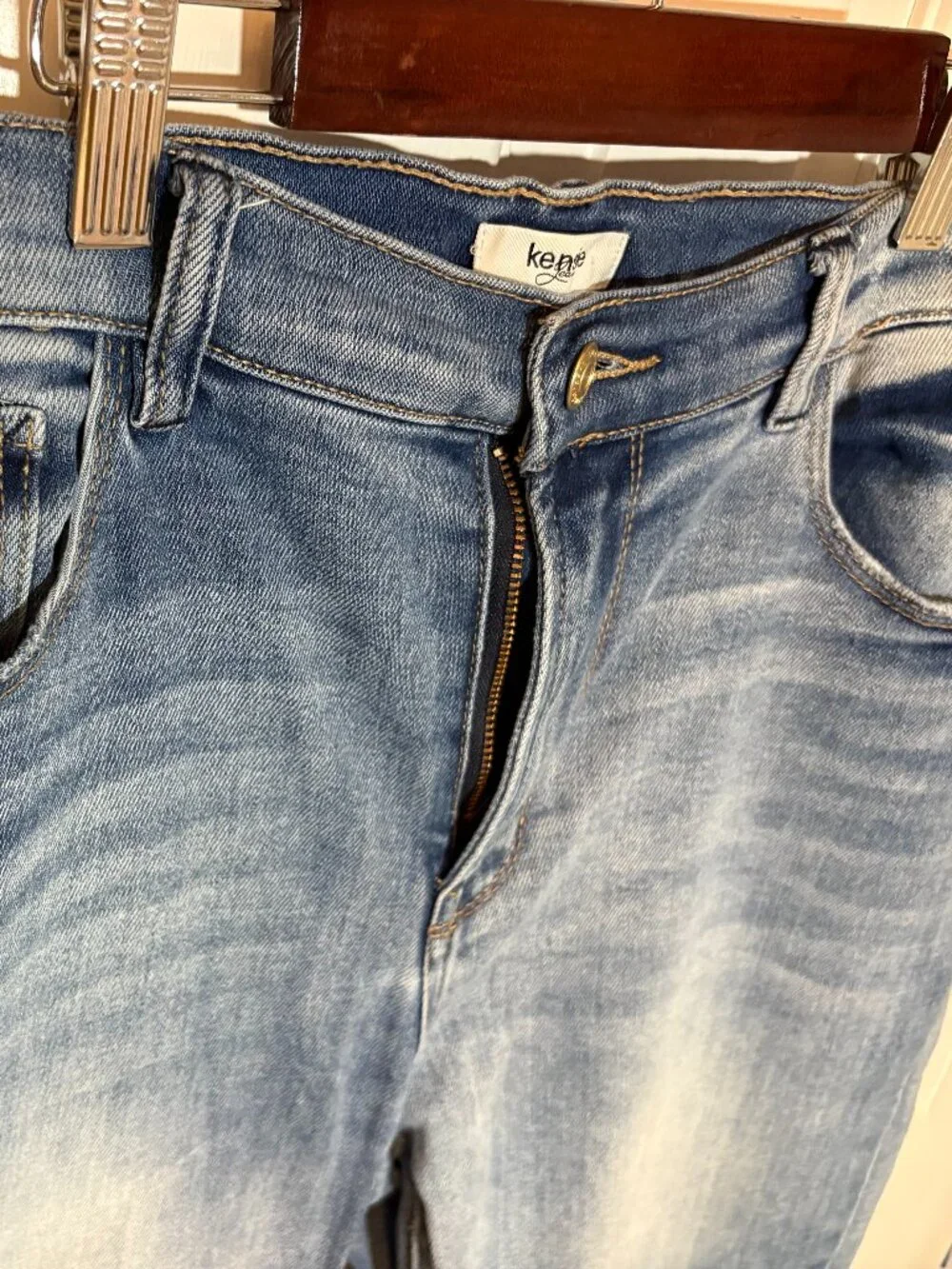 Kensie Straight Leg Jeans Size 10